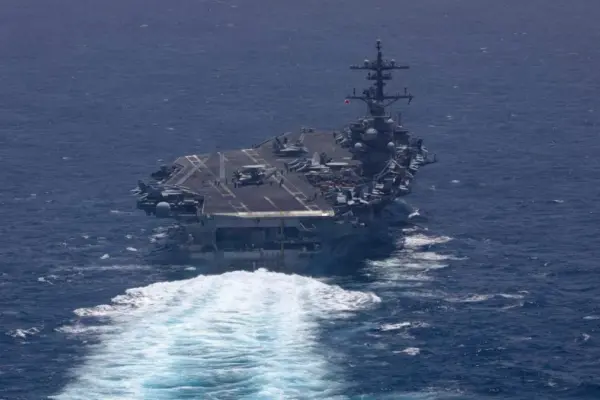 U.S. and Iran exchange attacks in the Strait of Hormuz and bring the truce to the brink of collapse