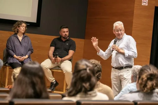 “Cultivant el futur” recoge cuatro historias del campo catalán y puede verse en la página web de Ametller Origen