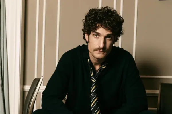 Louis Garrel, fashion and desire: “Angelina and I immediately understood each other in the sex scenes”