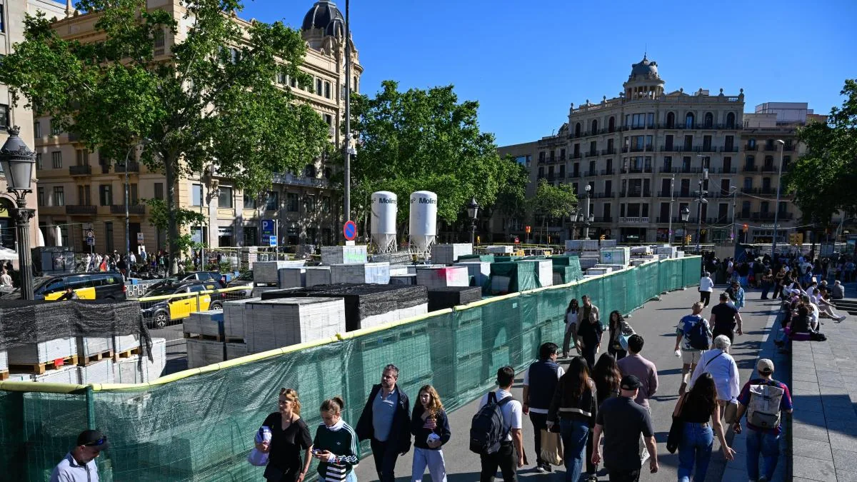 Barcelona faces the last year of the term with nearly 300 construction projects on the street