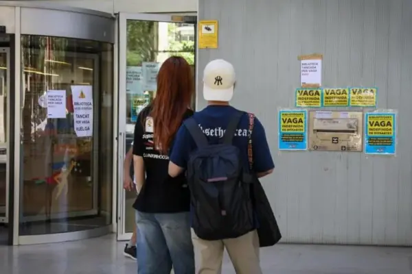 37 of the 40 public libraries in Barcelona close due to indefinite strike