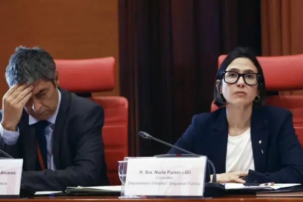 Parlon and Trapero apologize for the infiltration of the Mossos in the teachers' assembly and admit that it was a mistake