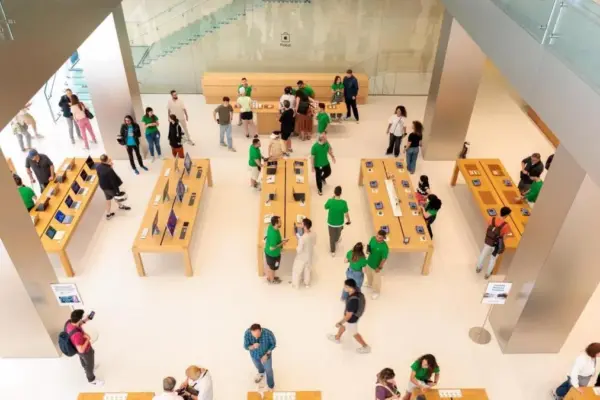 Reopens the Apple Store on Passeig de Gràcia