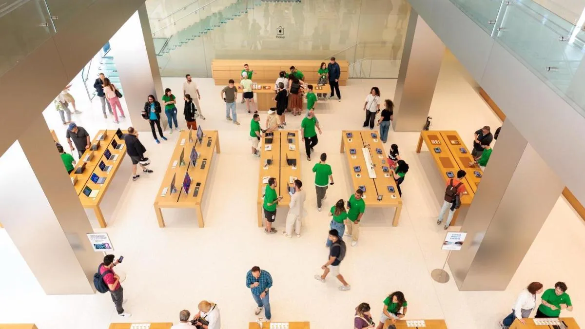 Reopens the Apple Store on Passeig de Gràcia