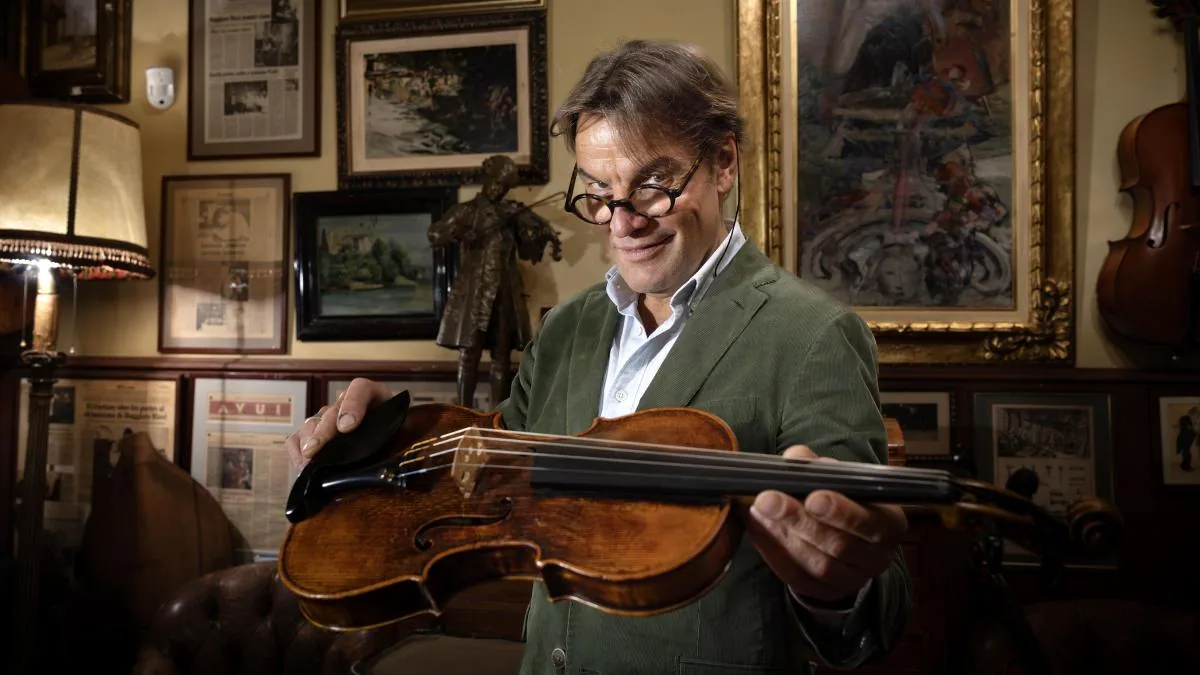 The prestigious Catalan luthier who saw his career threatened by a rare disease