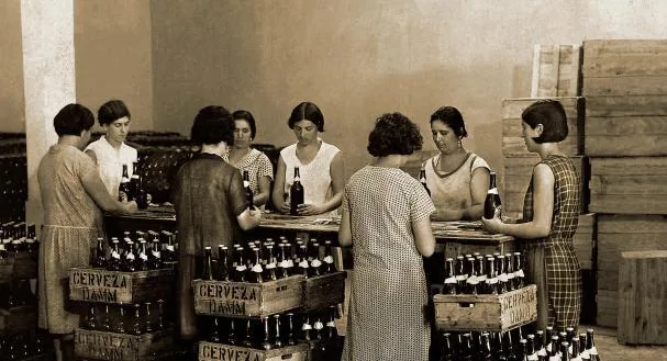 Former workers of the Damm factory 