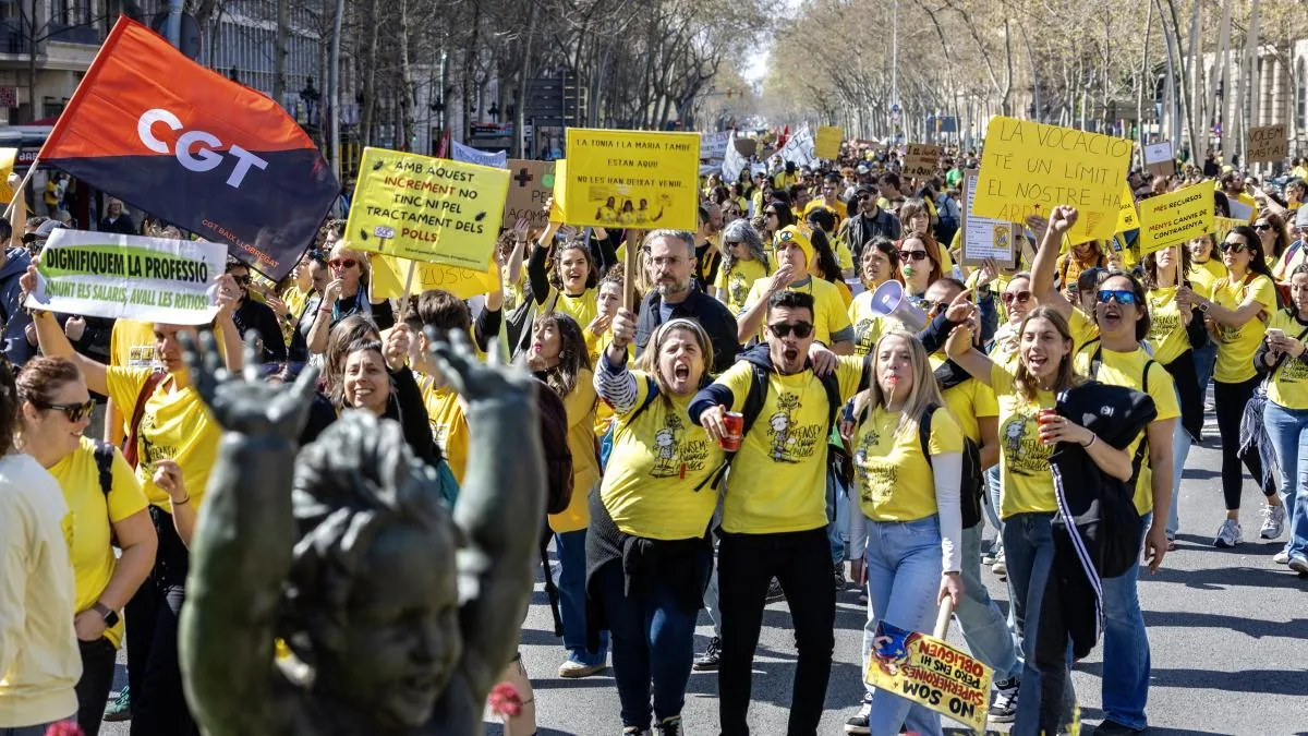 Teachers' unions call three marches to paralyze Barcelona in the morning