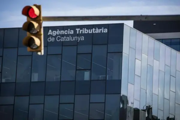The autonomous communities halt tax cuts, except Madrid