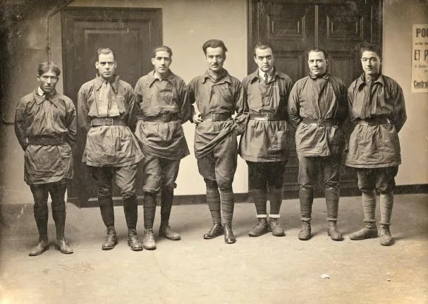 Photograph taken in the Perpignan prison of some of the Catalan and Italian militants arrested for participating in the so-called “fets de Prats de Molló” 