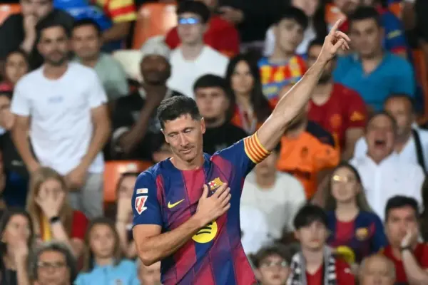 The champion goes on vacation half an hour early and falls at Mestalla