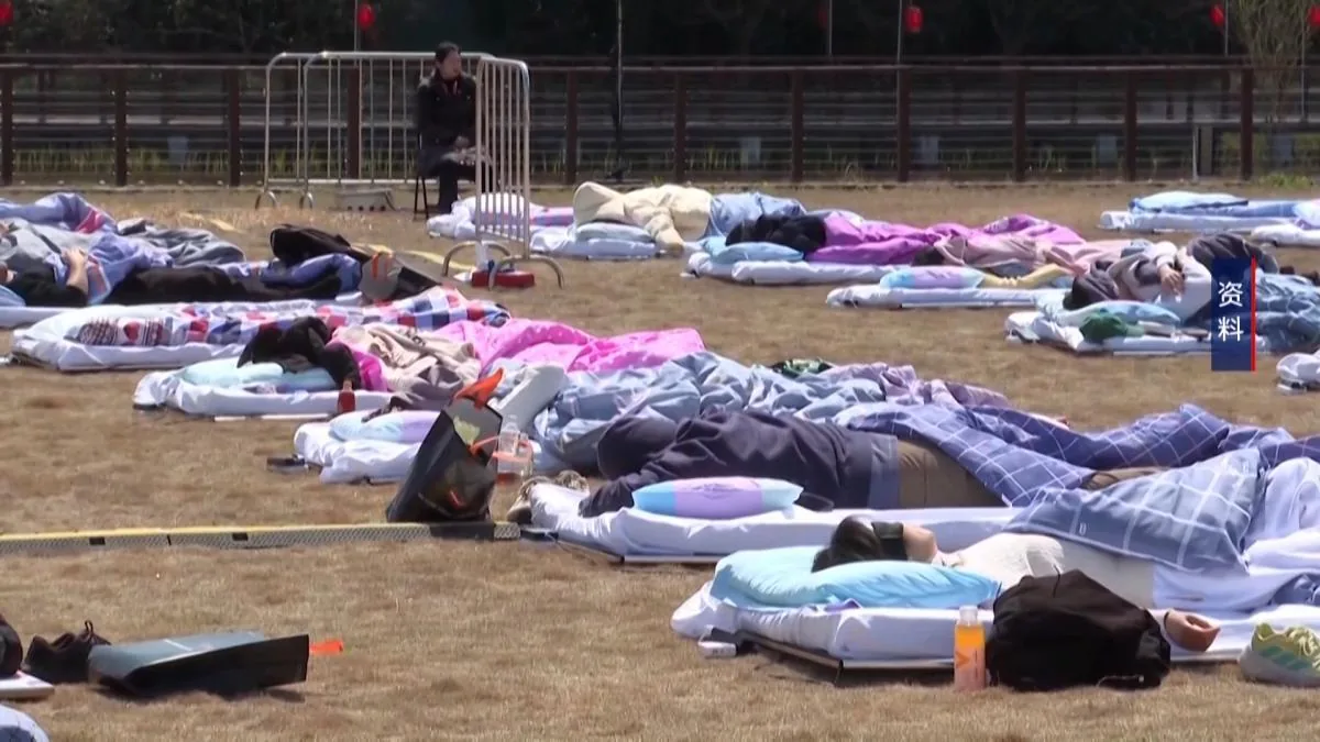China crowns the "king of sleep" in a nap championship in the middle of the forest