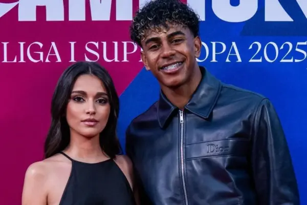 Lamine Yamal makes his relationship with Inés García official alongside his Barça teammates