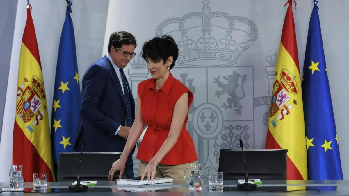 The self-employed will also be able to work and receive a pension