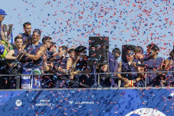 Cones, beach balls and Lamine's promise: "Soon a parade for the Champions"