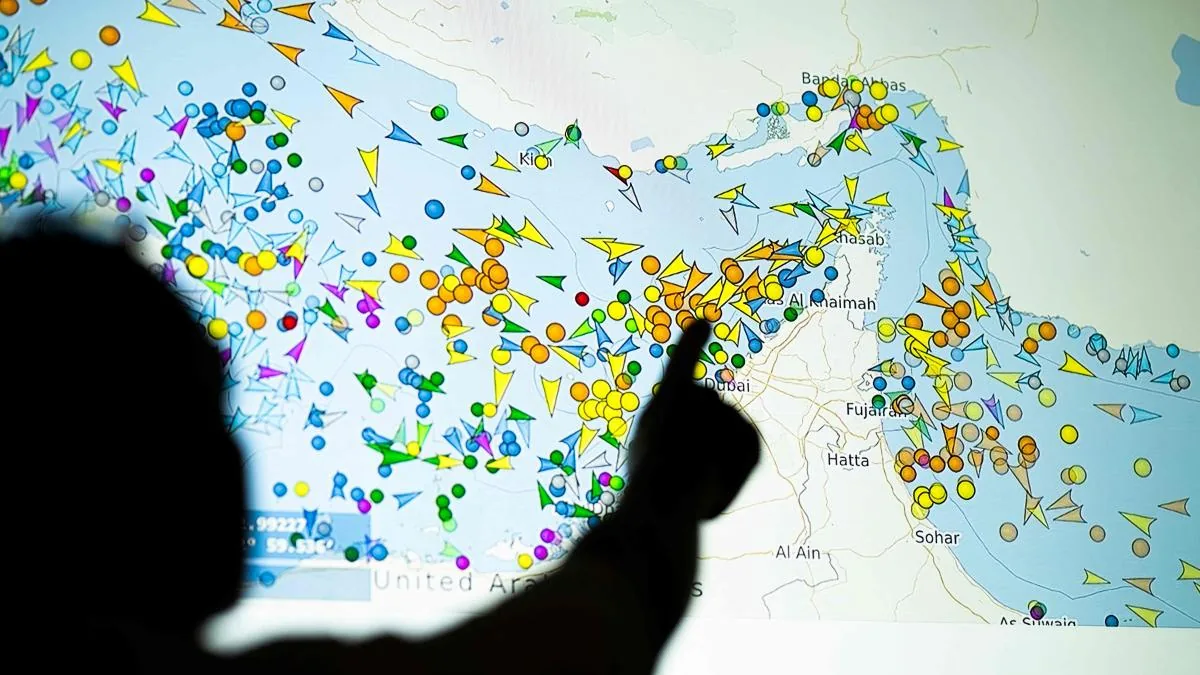 Trump threatens to "wipe off the face of the earth" Iran if it attacks its ships in Hormuz