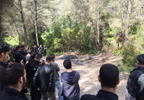 Tribute to Guardia Urbana agent Pedro Rodríguez by his colleagues at the place where they burned his body