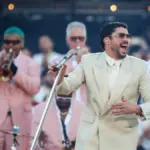 Reggaeton with suit and tie: Bad Bunny throws himself a party at the Olympic Stadium