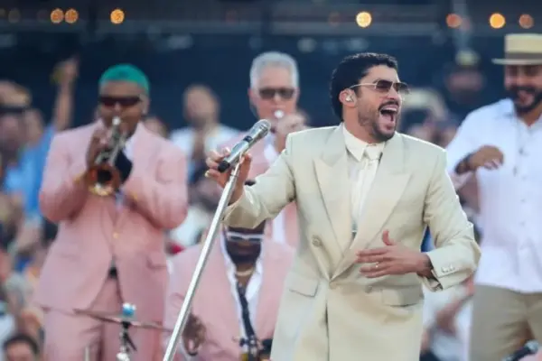 Reggaeton with suit and tie: Bad Bunny throws himself a party at the Olympic Stadium
