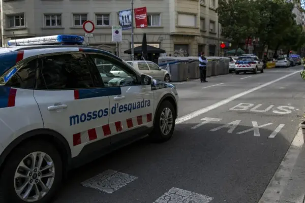 Assaults a homeless person and tries to burn him with a lighter while he was sleeping in Barcelona