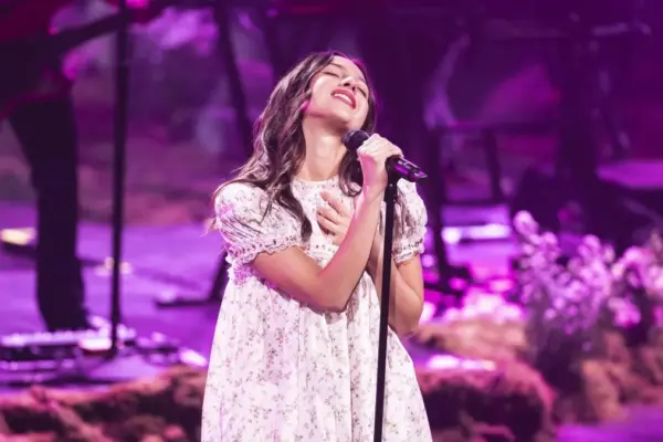 The controversial ‘babydoll’ of Olivia Rodrigo: the dress is the message