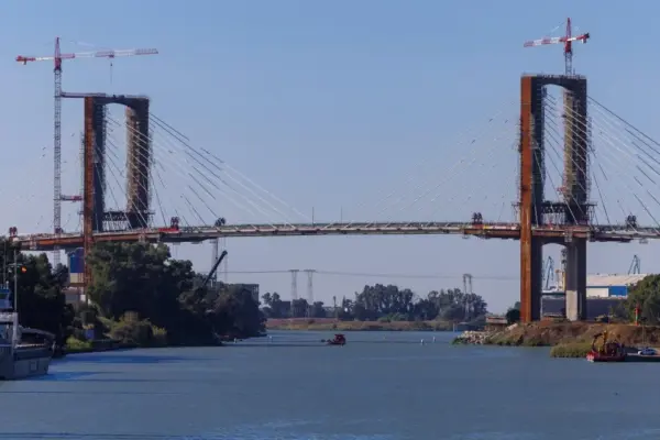 The Paquito Bridge, from a symbol of Seville to a new political front in the middle of the campaign