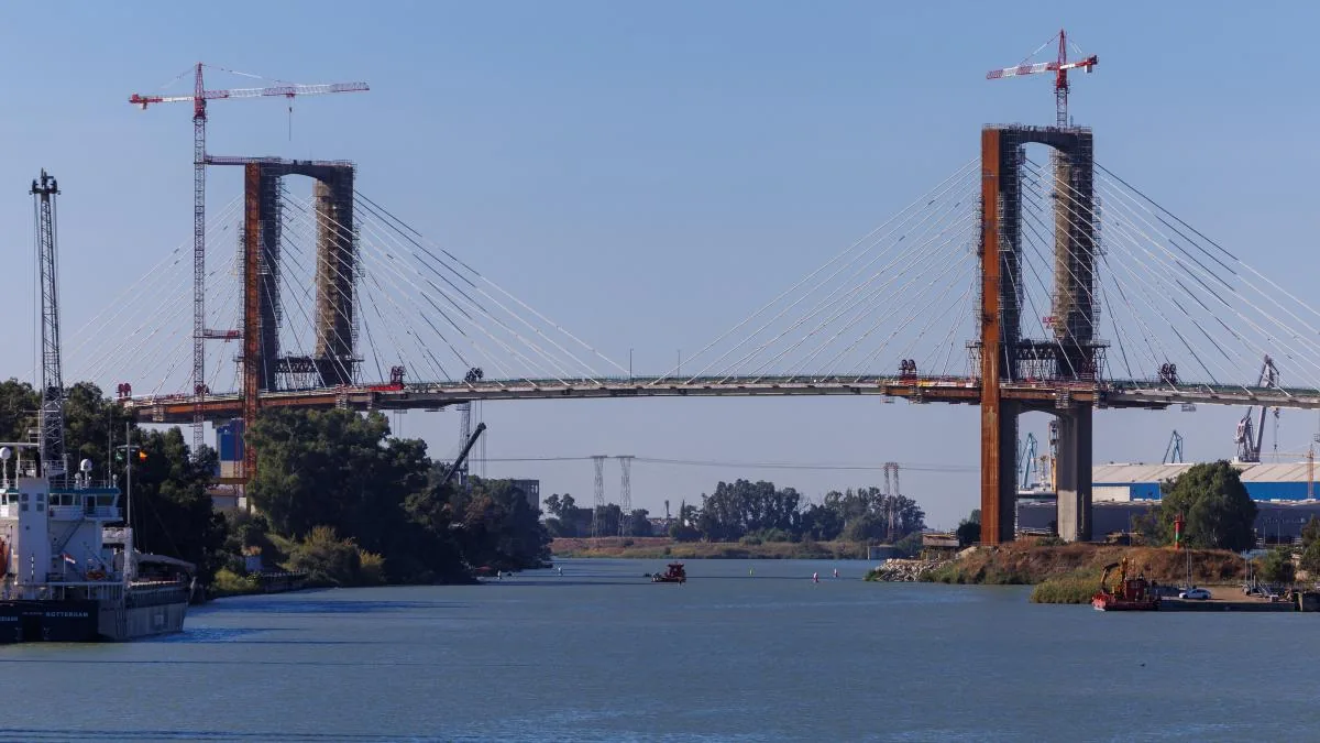 The Paquito Bridge, from a symbol of Seville to a new political front in the middle of the campaign