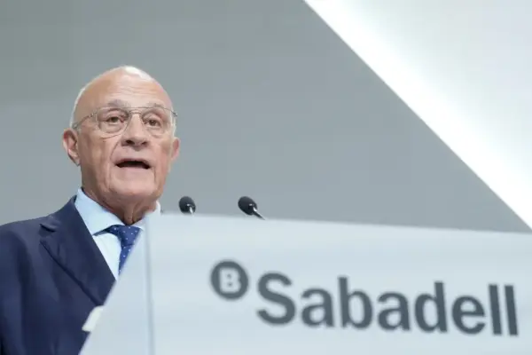 Sabadell closes the sale of TSB to Santander for 3.3 billion, of which 300 are capital gains