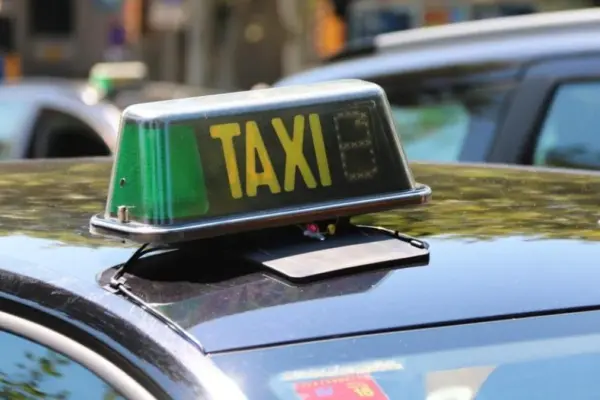 Three Canadian police officers arrested for sexually assaulting a woman in a taxi in Barcelona