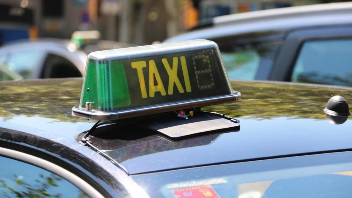 Three Canadian police officers arrested for sexually assaulting a woman in a taxi in Barcelona