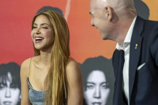 Shakira, alongside FIFA president Gianni Infantino, during the presentation of the artists who will participate in the World Cup final show, last week in New York