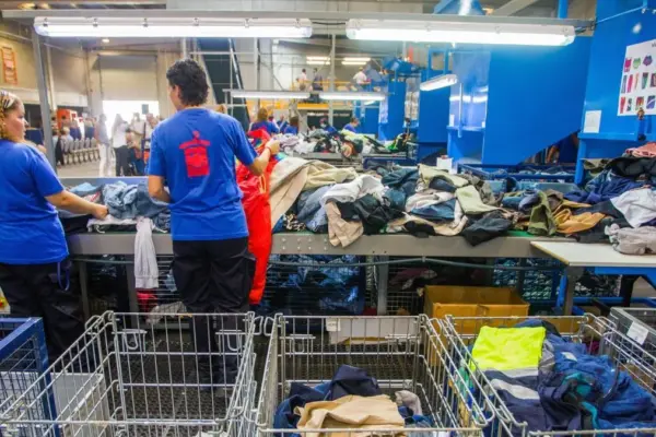 Ultrafast fashion saturates the third world and blocks the export of used clothing