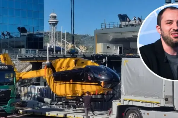 The WhatsApp creator's helicopter leaves Barcelona on a crane; his yacht remains in Port Vell
