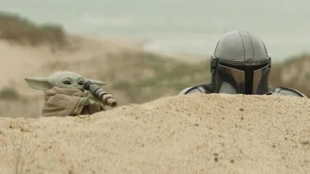 A scene from the film, with its two main characters 