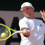 Davidovich explains the abrupt break with his coach: “He has even blocked my wife”