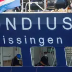 The 'Hondius' arrives in Rotterdam for hantavirus disinfection