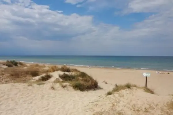 Four dead, two of them minors, by drowning on a beach in Oliva