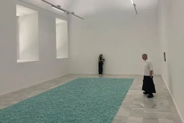 Felix Gonzalez-Torres consummates his “sweet revenge” against Madrid at the Museo Reina Sofía