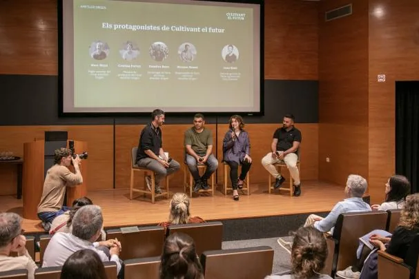 La presentación en formato de mesa redonda reunió a productores, distribución y administración