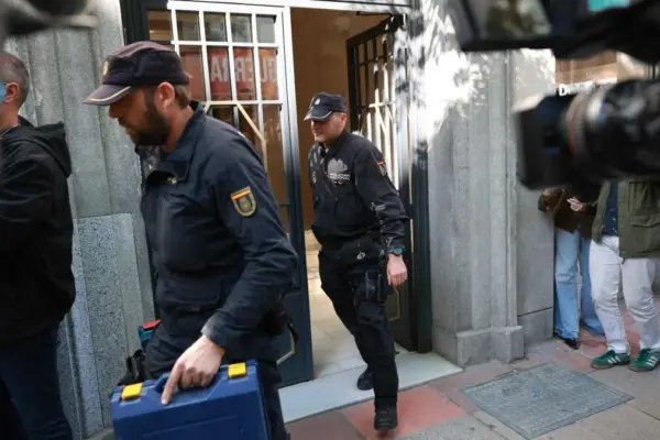 The eight instrumental companies in the Zapatero case have one employee and losses of 463,000 euros in one year