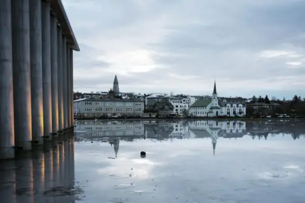 Iceland looks to the EU again