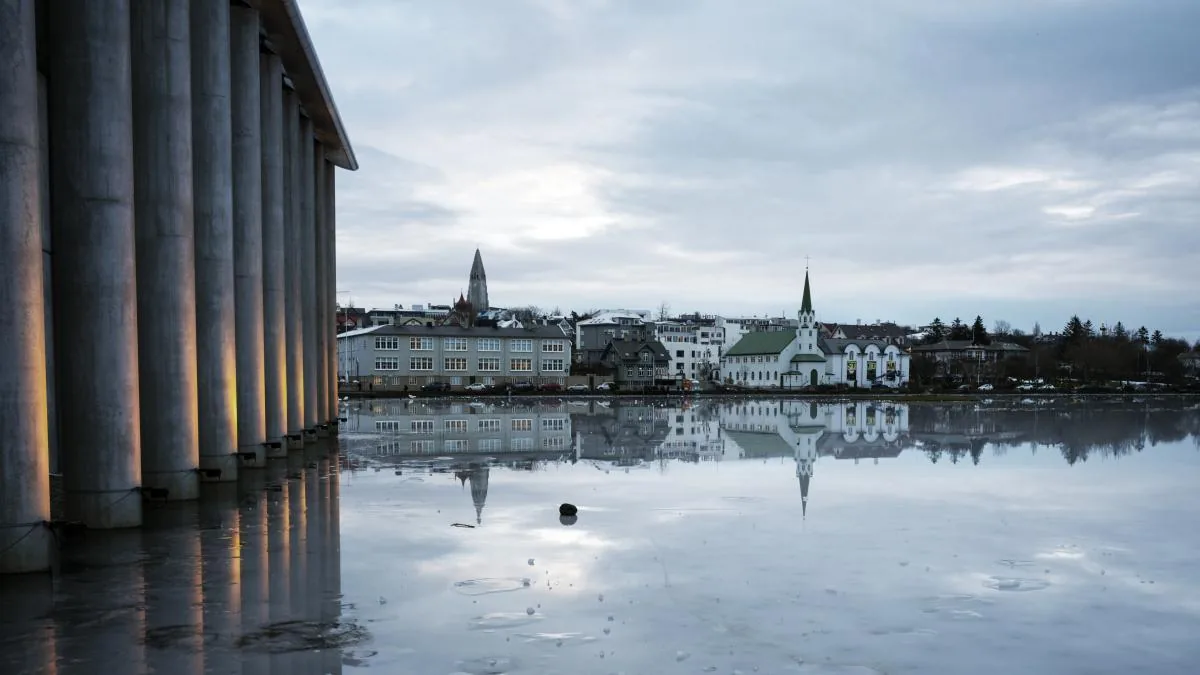 Iceland looks to the EU again