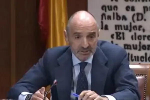 The dance of defense strategies begins: Zapatero's friend changes lawyer