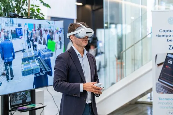 Among the technologies used at DFactory Barcelona are virtual reality, sensors, robotics, digital twins, and 3D scanning, among others
