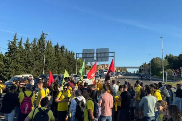 N-240 closed in Tarragona due to teachers' strike