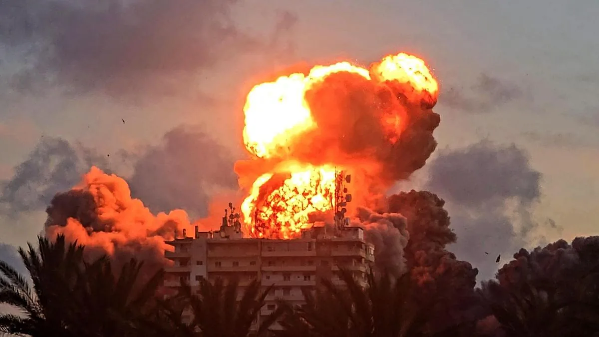 Israeli advance in Lebanon contrasts with a peace table at a standstill