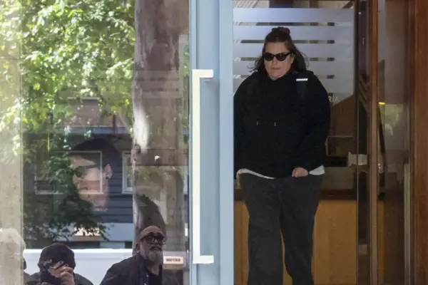 The UDEF accuses Zapatero's daughters of hiding bribes with fake invoices