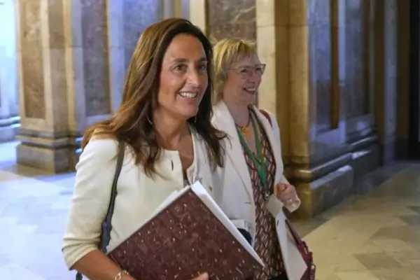 Esther Niubó: “The preliminary agreement is a giant step for the educational community”
