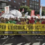 Thousands of Valencians take to the streets in defense of public education and against the conselleria