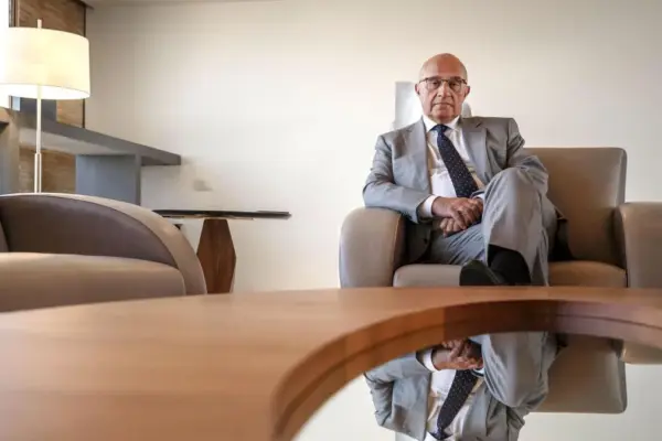 Josep Oliu: “César, it's just that you are very Madrilenian...” // Pau Relat and the corridors of power