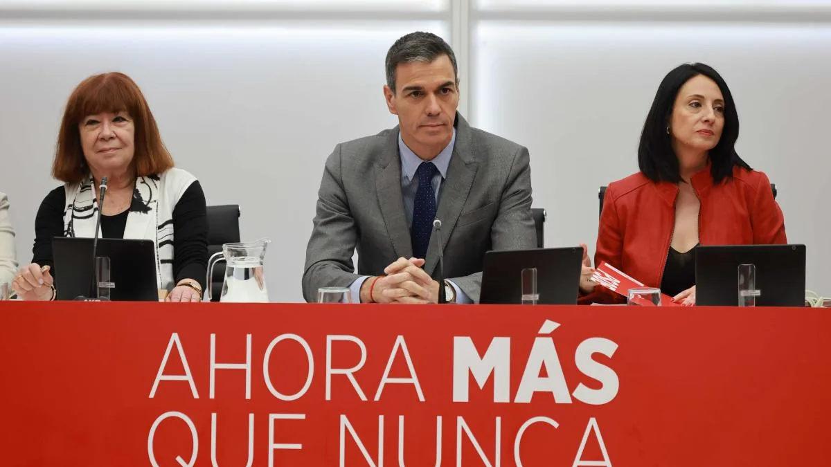 The PSOE clings to the fact that the right-wing bloc retreats in Andalusia and the left-wing bloc advances